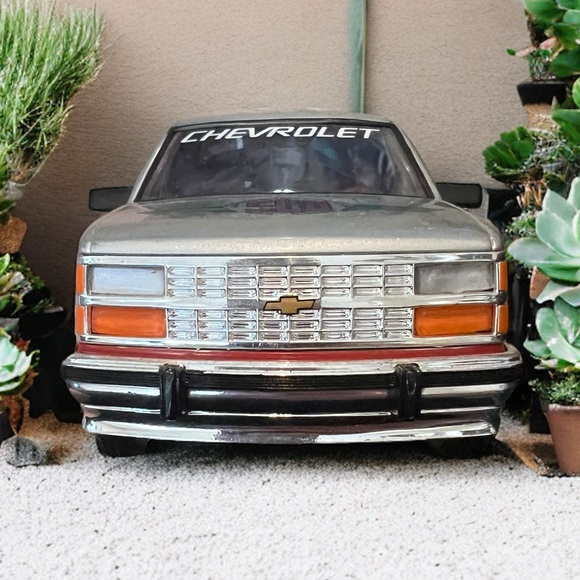 Brookfield Collectors Guild 1994 Suburban Die Cast Car - Picture 5 of 10